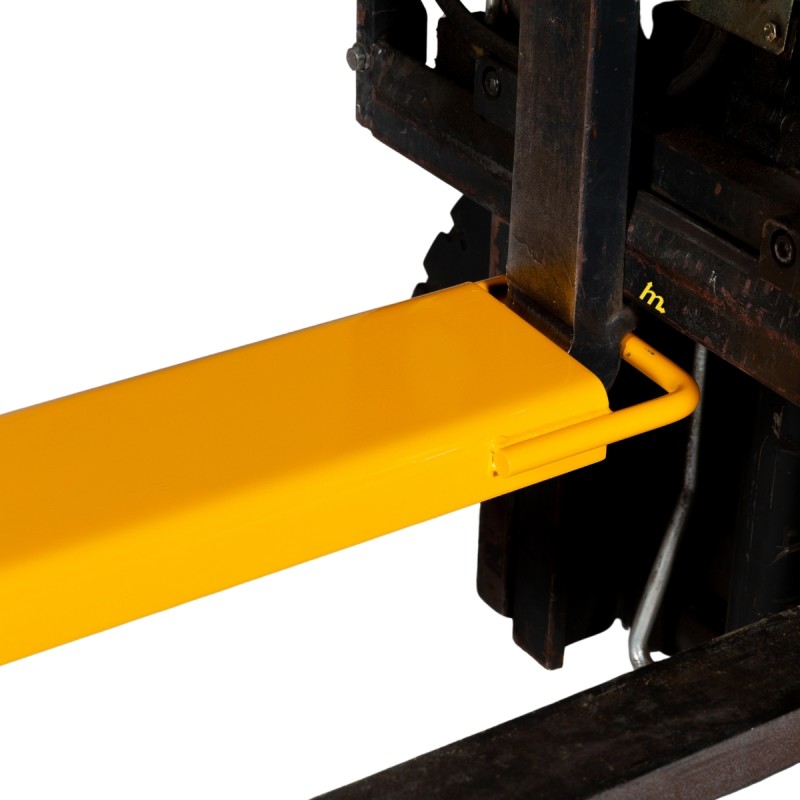 Zoom en el sistema de enganche de las Extensiones de horquillas longitud 2435mm