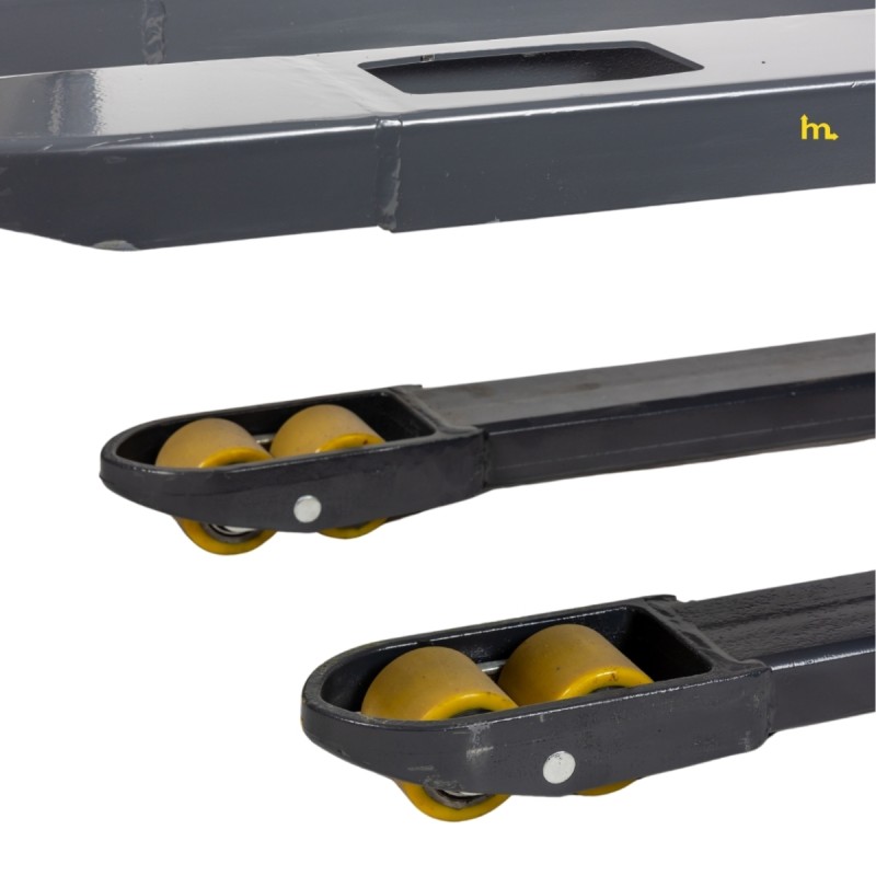 Zoom sobre los rodillos del Apilador eléctrico 1500 kg - Elevacion 1600 mm