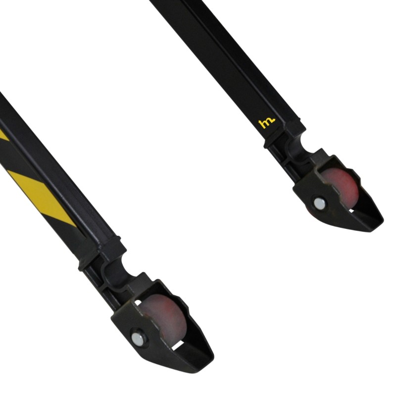 Zoom a las ruedas de las horquillas de la Transpaleta elevadora totalmente eléctrica monocilíndrica