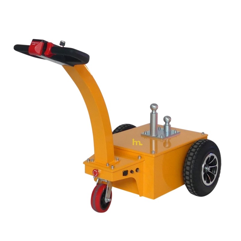 Vista en 3/4 del remolcador eléctrico 1500 kg